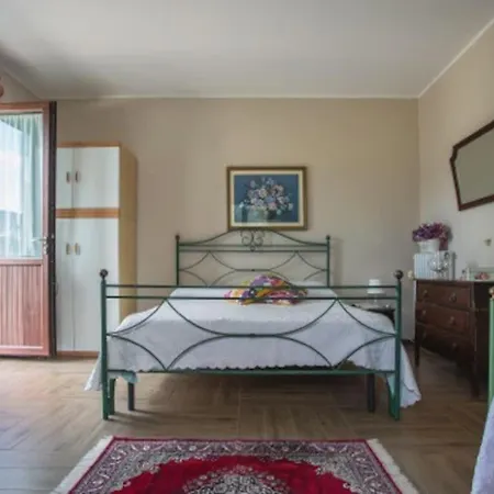 Holiday home Neapol Apart *